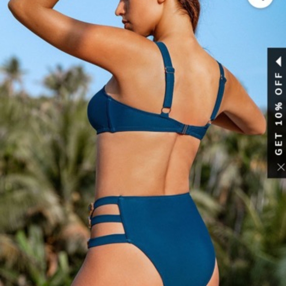 Swimsuit - Picture 2 of 3